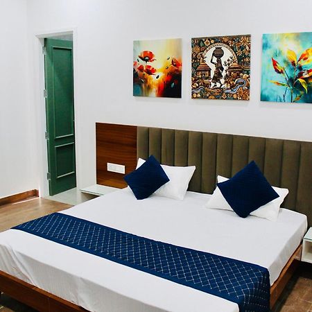 The Loya Hotel Muktsar Buitenkant foto