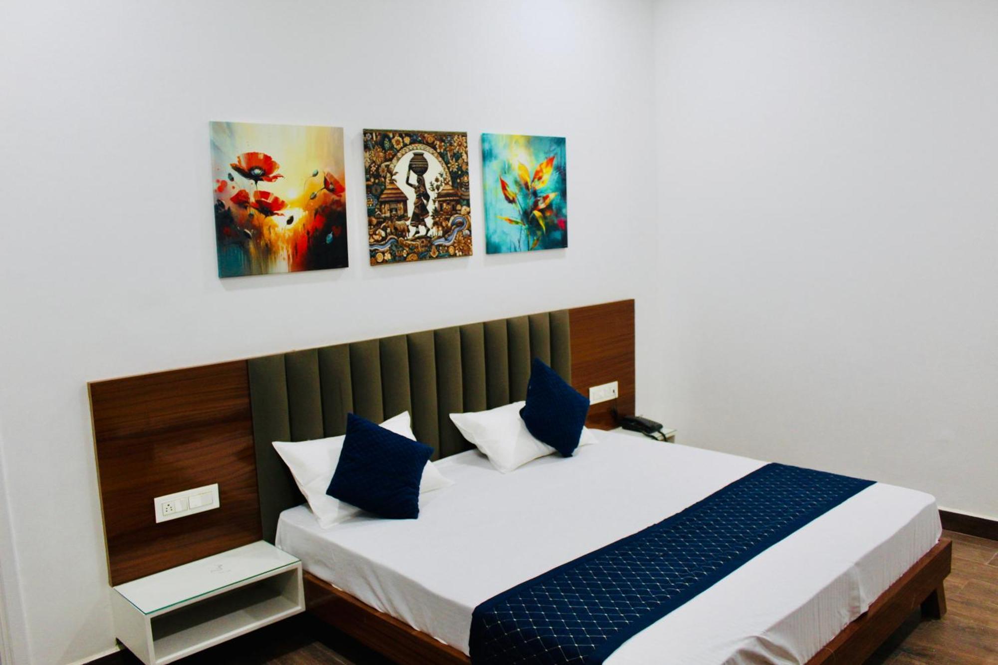 The Loya Hotel Muktsar Buitenkant foto