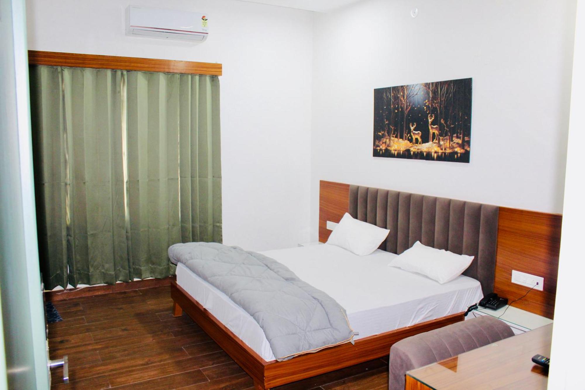 The Loya Hotel Muktsar Buitenkant foto
