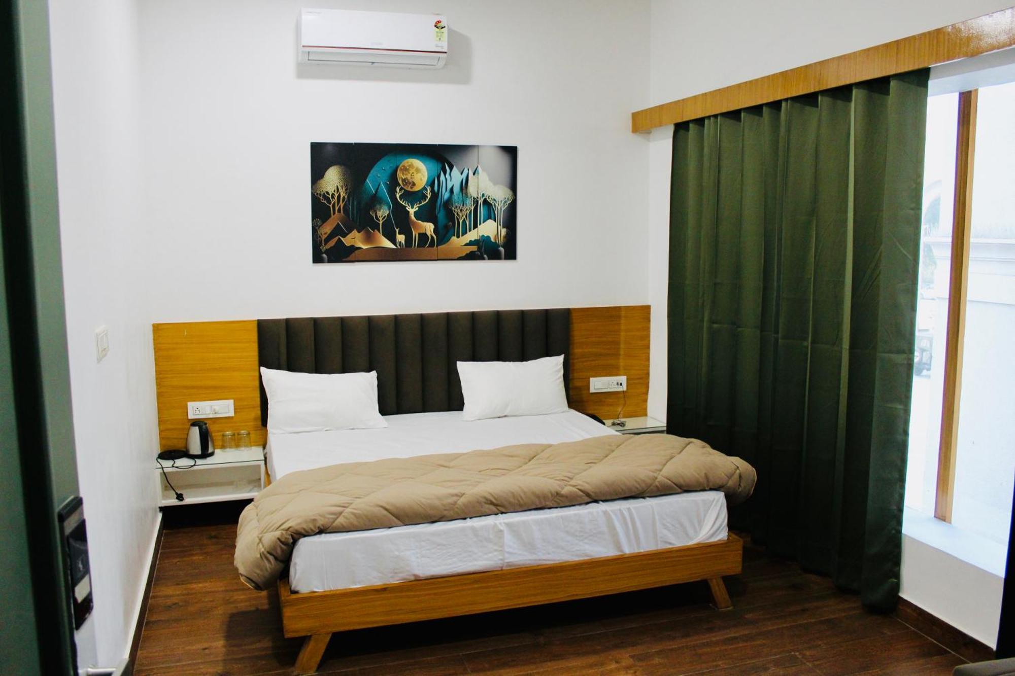 The Loya Hotel Muktsar Buitenkant foto